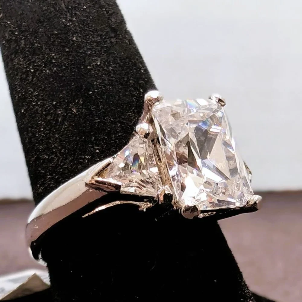 Huge 3ctw Diamond Engagement Ring 2ctw Emerald Center & 1ctw Trilliant Sides - Picture 5 of 5